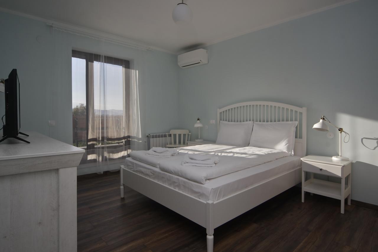 Esterra Vini Guest House Perushtitsa Екстериор снимка